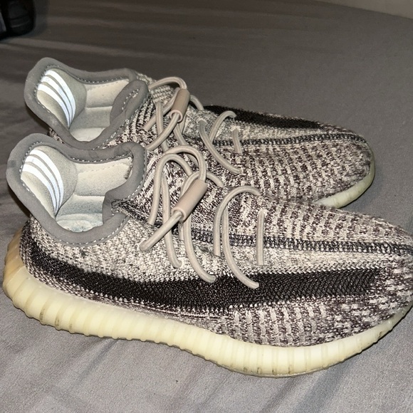 Toddler yeezys - Picture 2 of 5
